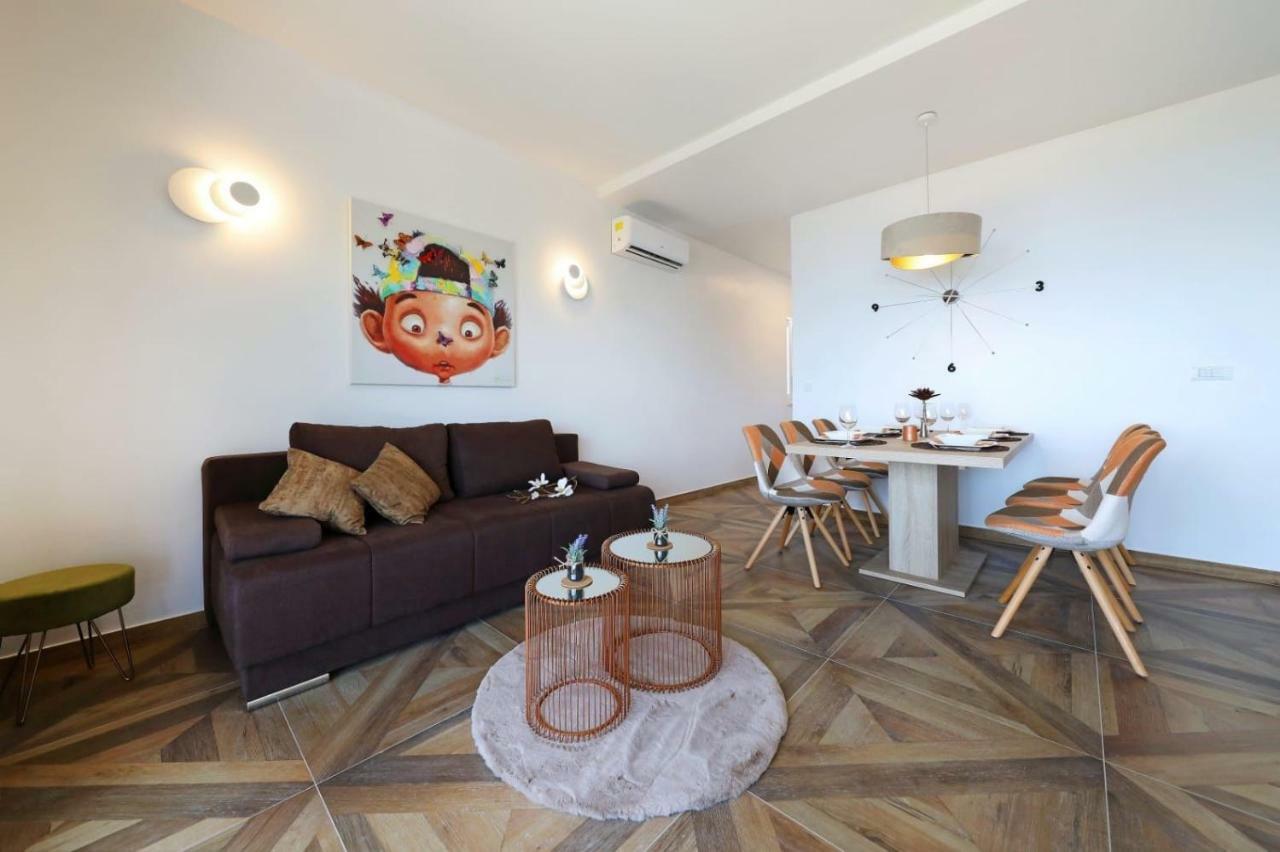 Redstone Luxury Apartments 스베타 네델자 외부 사진
