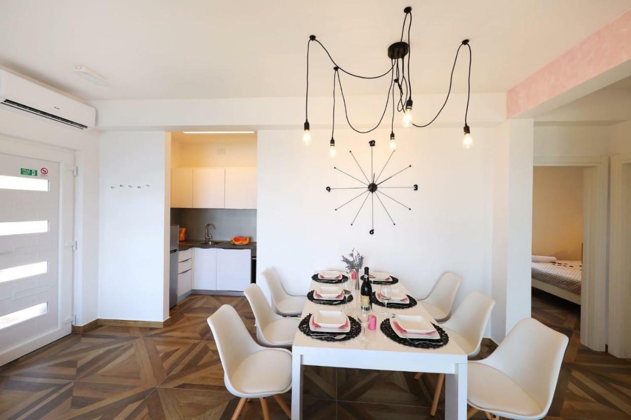 Redstone Luxury Apartments 스베타 네델자 외부 사진