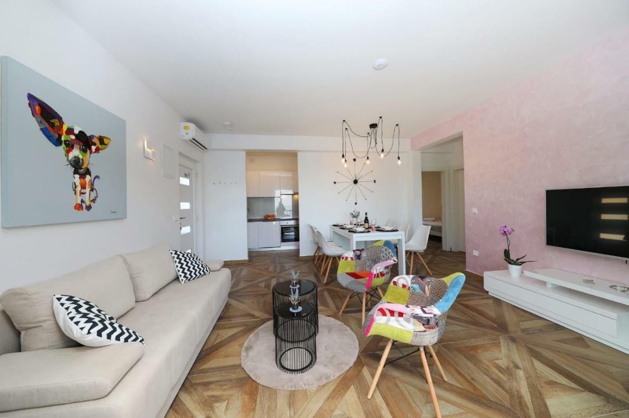 Redstone Luxury Apartments 스베타 네델자 외부 사진