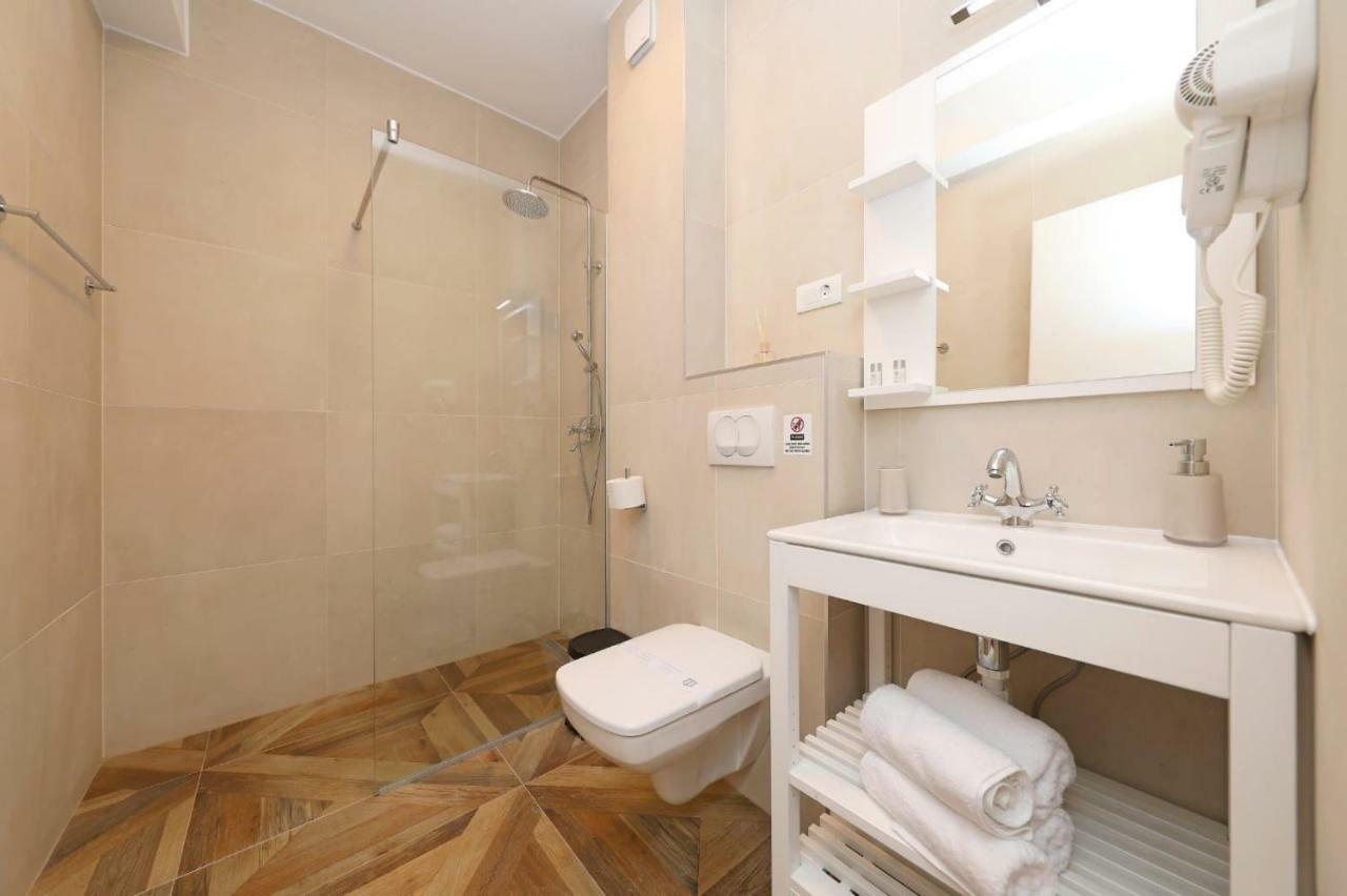 Redstone Luxury Apartments 스베타 네델자 외부 사진